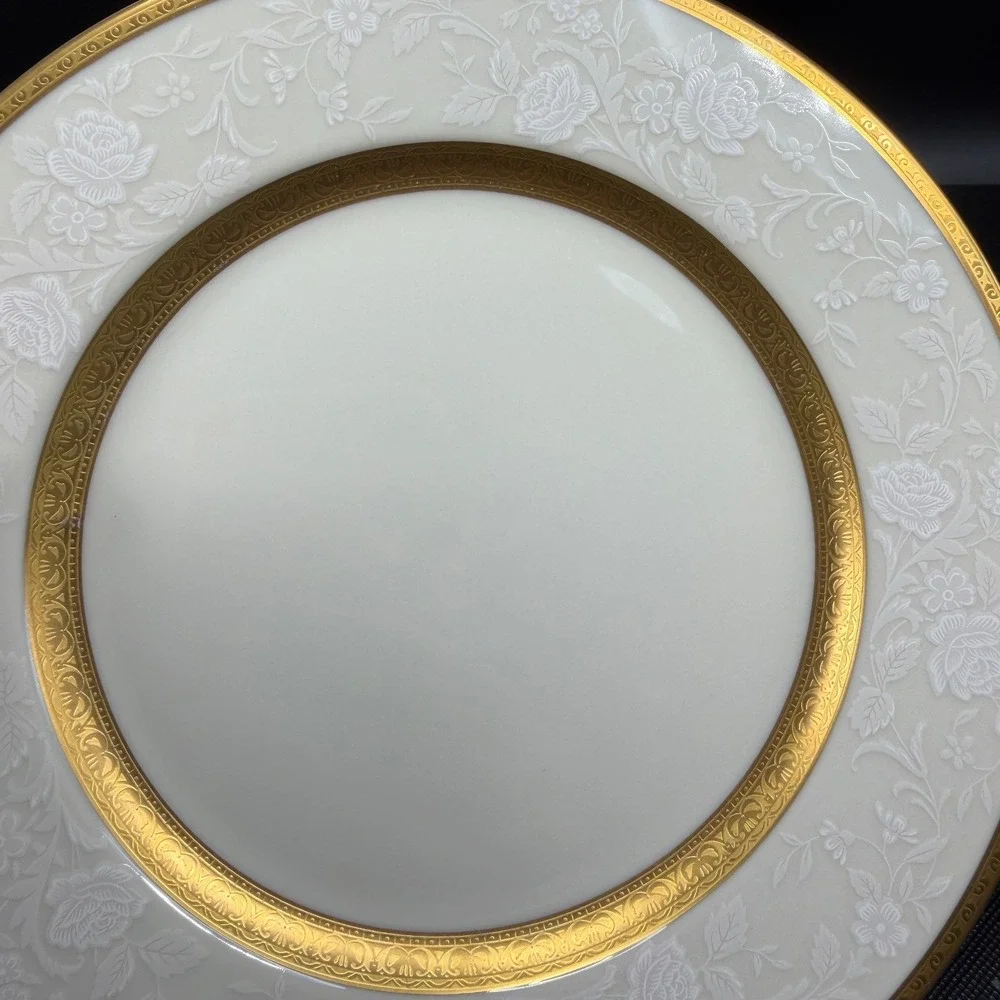 Mikasa Antique Lace Dishes Plates‎ Gold Trim Fine China Japan Set of 4 VTG 7.5